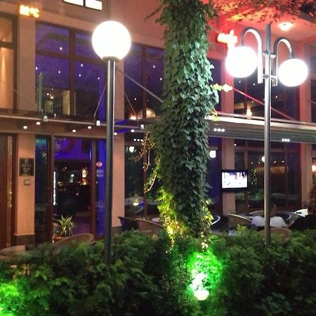 Hotel Berito Momtschilgrad Exterior foto