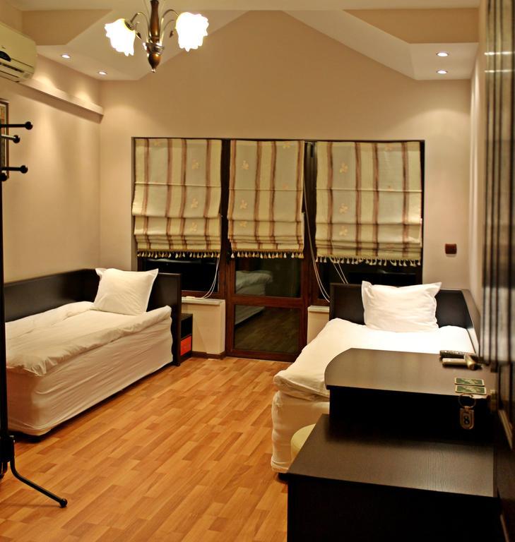 Hotel Berito Momtschilgrad Zimmer foto