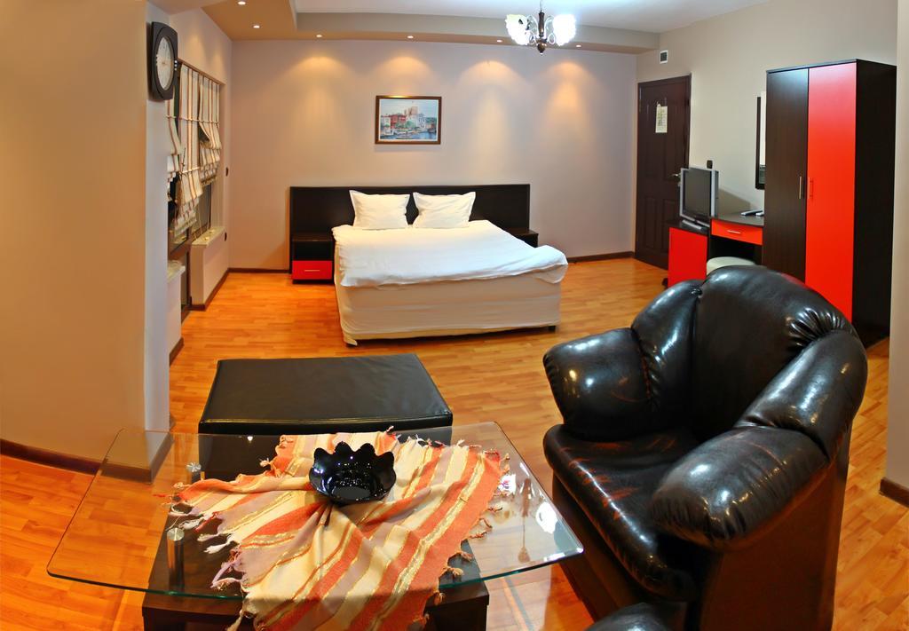 Hotel Berito Momtschilgrad Zimmer foto