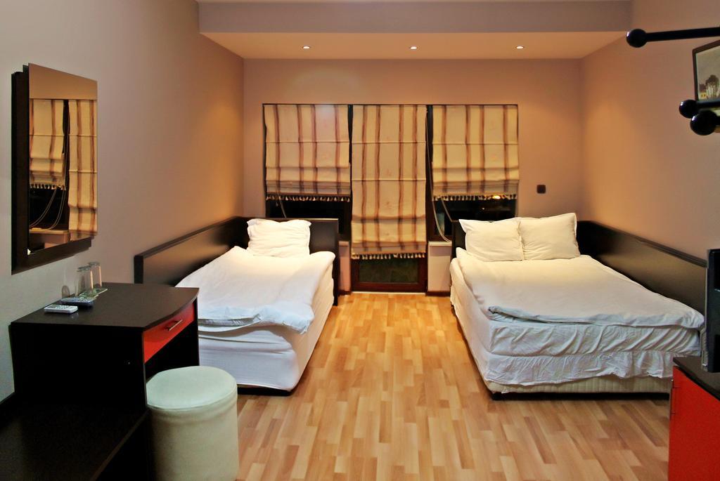 Hotel Berito Momtschilgrad Zimmer foto