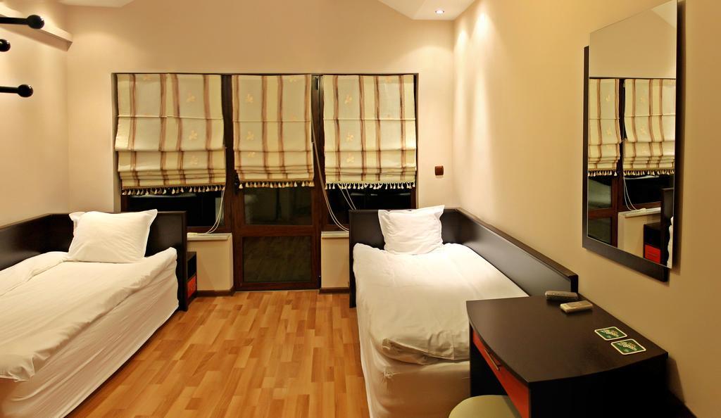 Hotel Berito Momtschilgrad Zimmer foto